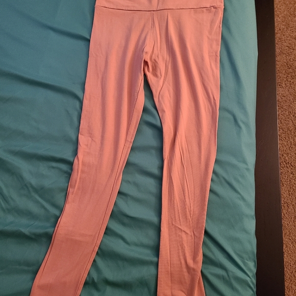 Fashion Nova-Running Around High Waisted Leggings - Picture 2 of 3